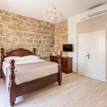 Pietra Rossa Spalato