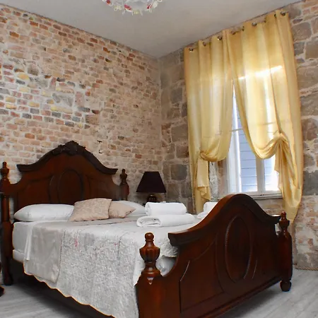 Pietra Rossa فندق