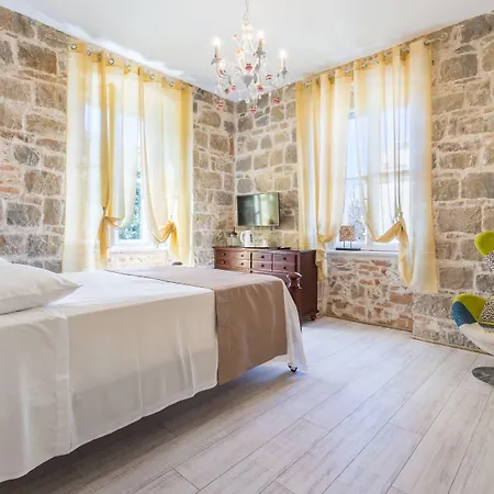 Pietra Rossa Szálloda 4*