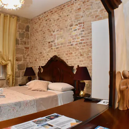 Pietra Rossa Szálloda 4*