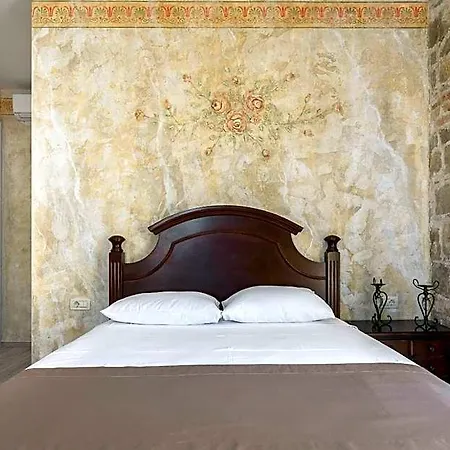 Pietra Rossa 4*