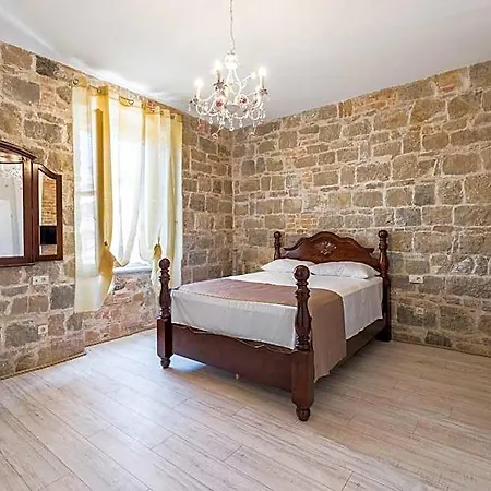 Pietra Rossa Split