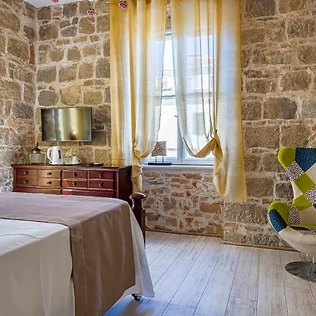 Pietra Rossa 4* Split