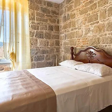 Pietra Rossa 4* Split