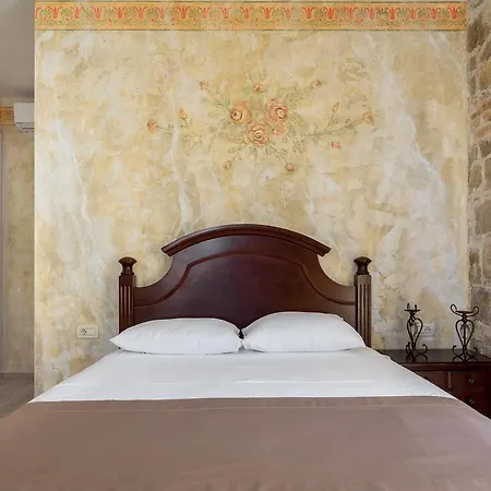 Pietra Rossa Szálloda 4*
