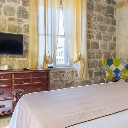 Pietra Rossa 4*
