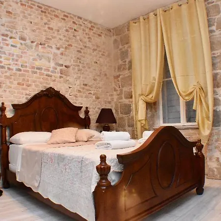 Pietra Rossa 4*