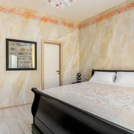 فندق Pietra Rossa