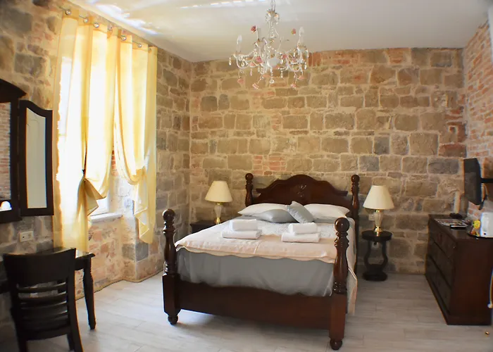 Pietra Rossa 4* Split