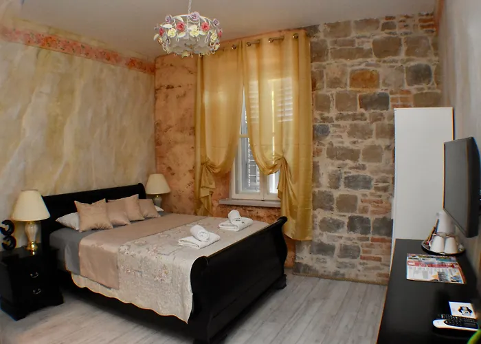 Pietra Rossa 4* Split