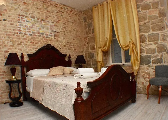 Pietra Rossa 4* Split